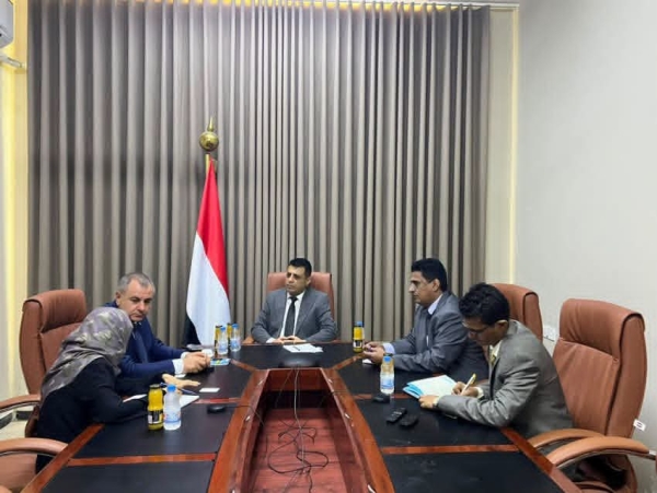 اليمن: اجتماع حكومي أممي يبحث تداعيات النزوح ويرفع تقديرات النازحين نحو 100 ألف