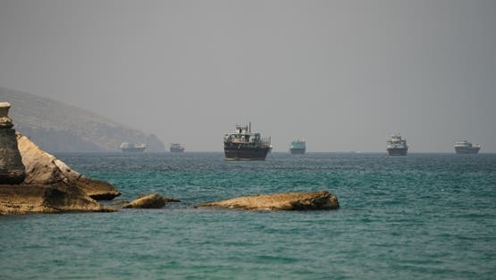 لندن: مقذوف يصيب ناقلة بمضيق هرمز.. ونشوب حريق على متنها