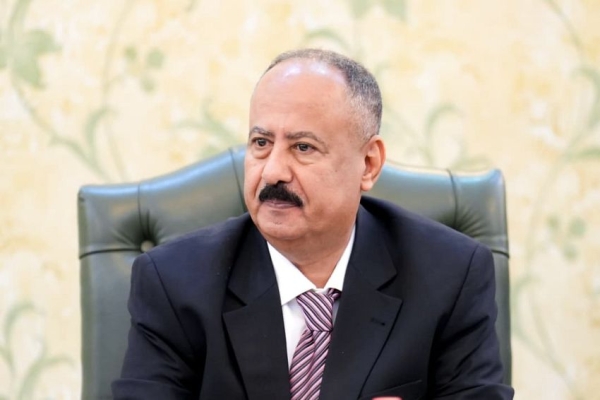 اليمن: وزير النقل يوجه بتشغيل حافلات النقل العام لنقل طلاب الجامعات مجاناً