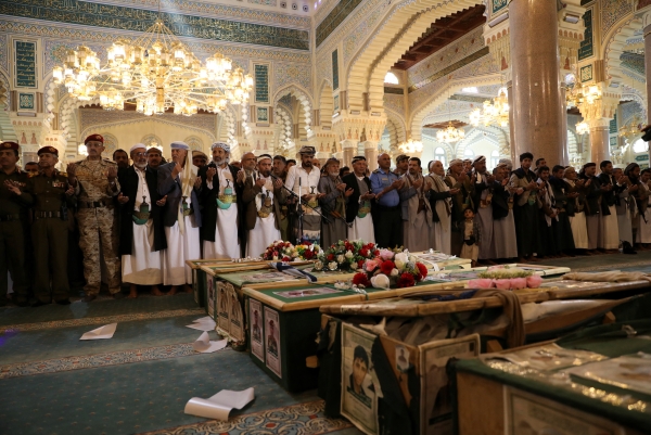 اليمن: الحوثيون يشيّعون 17 من عناصرهم بينهم 12 من حملة الرتب العسكرية