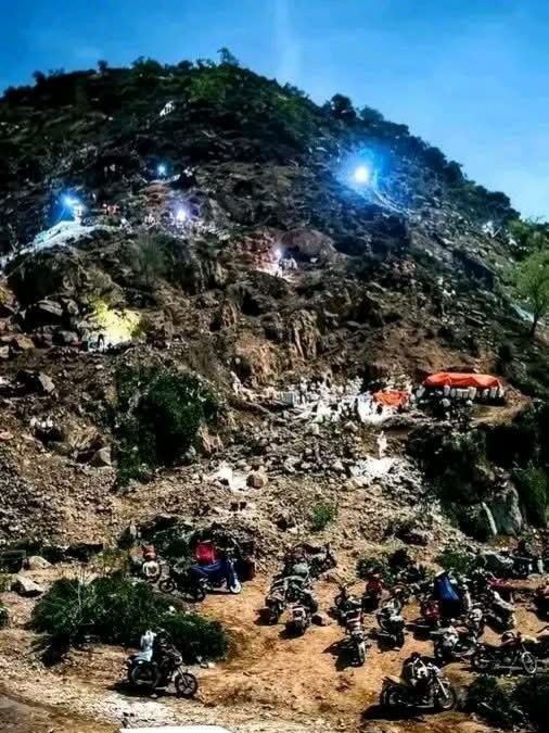رويترز: 6 قتلى جراء انهيار موقع للتنقيب التقليدي عن الذهب باليمن