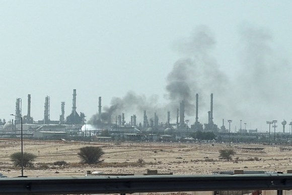 اليمن: الحوثيون يعلنون استهداف منشأة لأرامكو في الرياض