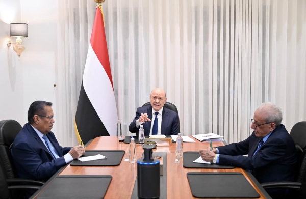 اليمن: العليمي يؤكد استمرار 