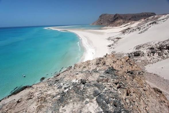 اليمن: الأرصاد تحذر من أمطار رعدية واضطراب البحر في سقطرى وخليج عدن والسواحل الشرقية