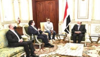 الرياض: الرئيس اليمني يؤكد التزام حكومته بسلام وفق المرجعيات المحلية والدولية