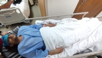 القاهرة: الصحفي اليمني هشام طرموم المفرج عنه من سجون الحوثيين، يجري عملية جراحية في احد المستشفيات المصرية