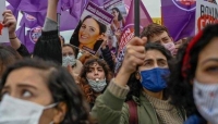 تركيا: آلاف النساء يتظاهرن في إسطنبول ضد قرار الانسحاب من اتفاقية مناهضة للعنف ضد المرأة