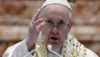 روما: البابا فرنسيس يشدد في مناسبة عيد الفصح، على تشارك اللقاحات مع الدول الاكثر فقرا، ووقف الحروب في اليمن وليبيا وسوريا، قائلا ان استمرار هذه الحروب بات "مخزيا"