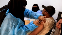 رويترز: الحرب والشكوك تبطئ التطعيم ضد كوفيد في تعز اليمنية