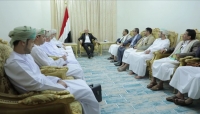 اليمن: زعيم الحوثيين ومساعدوه يلتقون وفد المكتب السلطاني العماني
