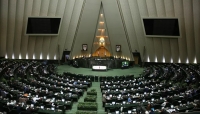 طهران: مشروع قرار في البرلمان الإيراني يمنع أي مسؤول من إجراء مباحثات مع أمريكيين