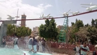 اليمن:سلطة الحوثيين تزيح الستار عن مجسم للطيران المسير في ميدان التحرير الشهير وسط صنعاء