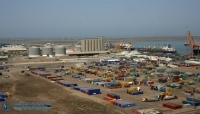 اليمن: ميناء المخا يستقبل اول سفينة تجارية بعد سنوات من التوقف