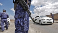 اليمن: شرطة المكلا تلقي القبض على مشتبهين بنهب ايرادات جمركية