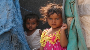 اليمن: ارتفاع الأسعار والتراجع السريع للعملة المحلية يضاعفان معاناة الأطفال