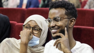 مقديشو: الصوماليون يستمتعون بأول عرض سينمائي منذ 30 عاما