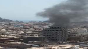 اسوشيتد برس: 10 قتلى بينهم مدنيون باشتباكات فصائل متنافسة في جنوب اليمن