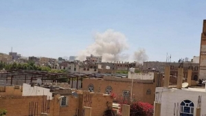 الرياض: التحالف يتبنى ضربات جوية في صنعاء ويتوعد الحوثيين بهجمات "اوسع"