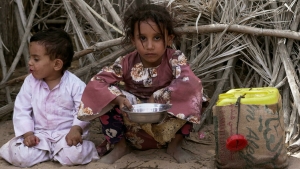رويترز: نازحون يمنيون بانتظار المساعدة مع احتدام القتال في مارب