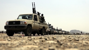 اليمن: القوات الحكومية تسيطر على قاعدة العلم لكن مصير النخبة واسلحتها الثقيلة مايزال غامضا