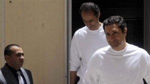 القاهرة: المحكمة تقرر  رفع التحفظ على أموال جمال وعلاء مبارك بعد براءتهما من تهمة بيع البنك الوطني المصري