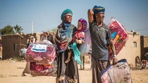 اليمن: الحكومة تتجه لإنشاء 5 مخيمات لإيواء النازحين في مارب