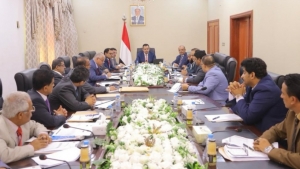 اليمن: الحكومة المعترف بها تقر برنامجا للاسناد العسكري يشمل "التعبئة الشعبية والسياسية"