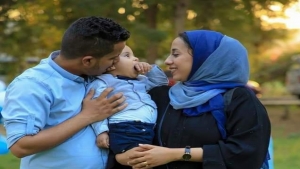 اسوشيتد برس: مقتل صحفية وطفلها بانفجار في مدينة عدن