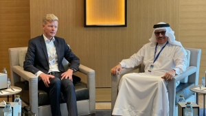 ابوظبي: غروندبرغ يبحث ووزير الخارجية البحريني جهود خفض التصعيد والعملية السياسية في اليمن