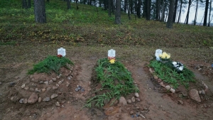وارسو: دفن مهاجر يمني توفي على الحدود البولندية البيلاروسية