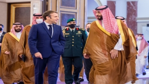 الرياض: ماكرون يعلن عن مبادرة فرنسية سعودية لمعالجة الأزمة مع لبنان