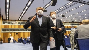 برلين: استئناف المحادثات النووية المتوترة مع إيران غدا الخميس في فيينا