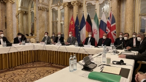 فيينا: كبير المفاوضين الإيرانيين يقول ان المحادثات النووية ستتوقف لبضعة أيام