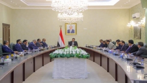 اليمن: الحكومة المعترف بها تفرض قيودا على استيراد السيارات والمعدات المستعملة