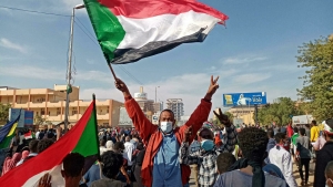 الخرطوم: الجيش يغلق جسور العاصمة وينتشر في الشوارع الرئيسية تأهبا لـ"مليونية الشهداء"