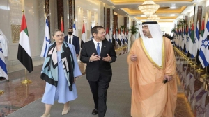 اسوشيتد برس: الإمارات تعترض صاروخا يمنيا أثناء زيارة الرئيس الإسرائيلي