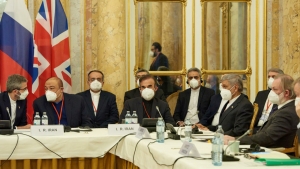 فيينا: شولتس يقول انه حانت "لحظة الحقيقة" للمسؤولين الإيرانيين في المحادثات النووية