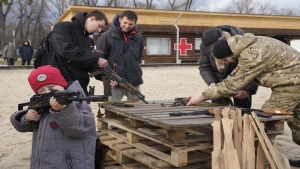 الازمة الاوكرانية الروسية: موسكو تمدد تدريبات قواتها و أوكرانيا تناشد وقفا لإطلاق النار