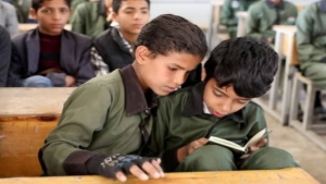 اليمن: كيف يتكاتف الآباء لتعليم أطفالهم في المدارس الحكومية؟