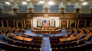 واشنطن: مجلس النواب الأميركي يوافق على مساعدات لأوكرانيا وحظر النفط الروسي