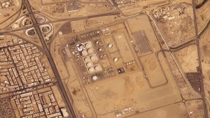 اسوشيتد برس: تظهر صور الأقمار الاصطناعية اضرارا في منشأة لشركة ارامكو بمدينة جدة