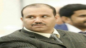 اليمن: موظفون نازحون يتهمون مسؤولا حكوميا باعاقة صرف مرتباتهم