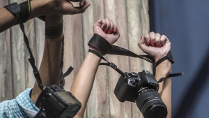 اليمن: نقابة الصحفيين تطالب بالافراج عن تسعة صحفيين معتقلين في سجون جماعتي الحوثي والقاعدة