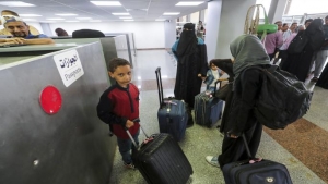 اليمن: الحكومة توافق على استخدام الجوازات الصادرة عن الحوثيين لتشغيل مطار صنعاء