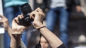 اليمن: نقابة الصحفيين اليمنيين ترصد 50 حالة انتهاك ضد الحريات الاعلامية