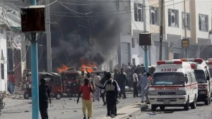 مقديشو: قوات الأمن الصومالية تنهي هجوم حركة الشباب على فندق في العاصمة الصومالية أودى بحياة 12 شخصا