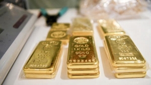 اقتصاد: الذهب يرتفع مع تراجع الدولار وسط ترقب لإشارات بشأن التضخم والفائدة