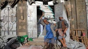 اليمن: شحّ معروض القمح رغم التطمينات.. واتجاه نحو الخط التركي