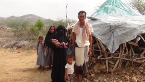 اليمن: من رَحِم النزوح.. ولادة ونشأة جيل من الأطفال النازحين