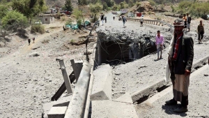 اليمن: الحوثيون يقولون ان خسائر قطاع الطرق تجاوزت 3 مليارات دولار